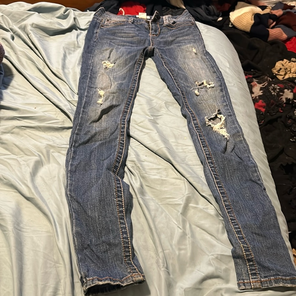 Jeans with holes